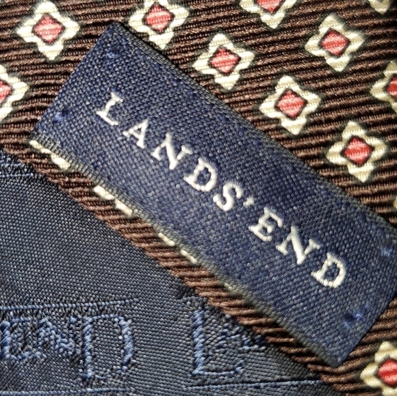 Brown Tie with Small Pink and White Pattern New - Picture 7 of 8